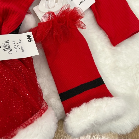 NEW Baby Essentials Baby Christmas 4 Piece Matching Santa Set Size 9M - Picture 6 of 7